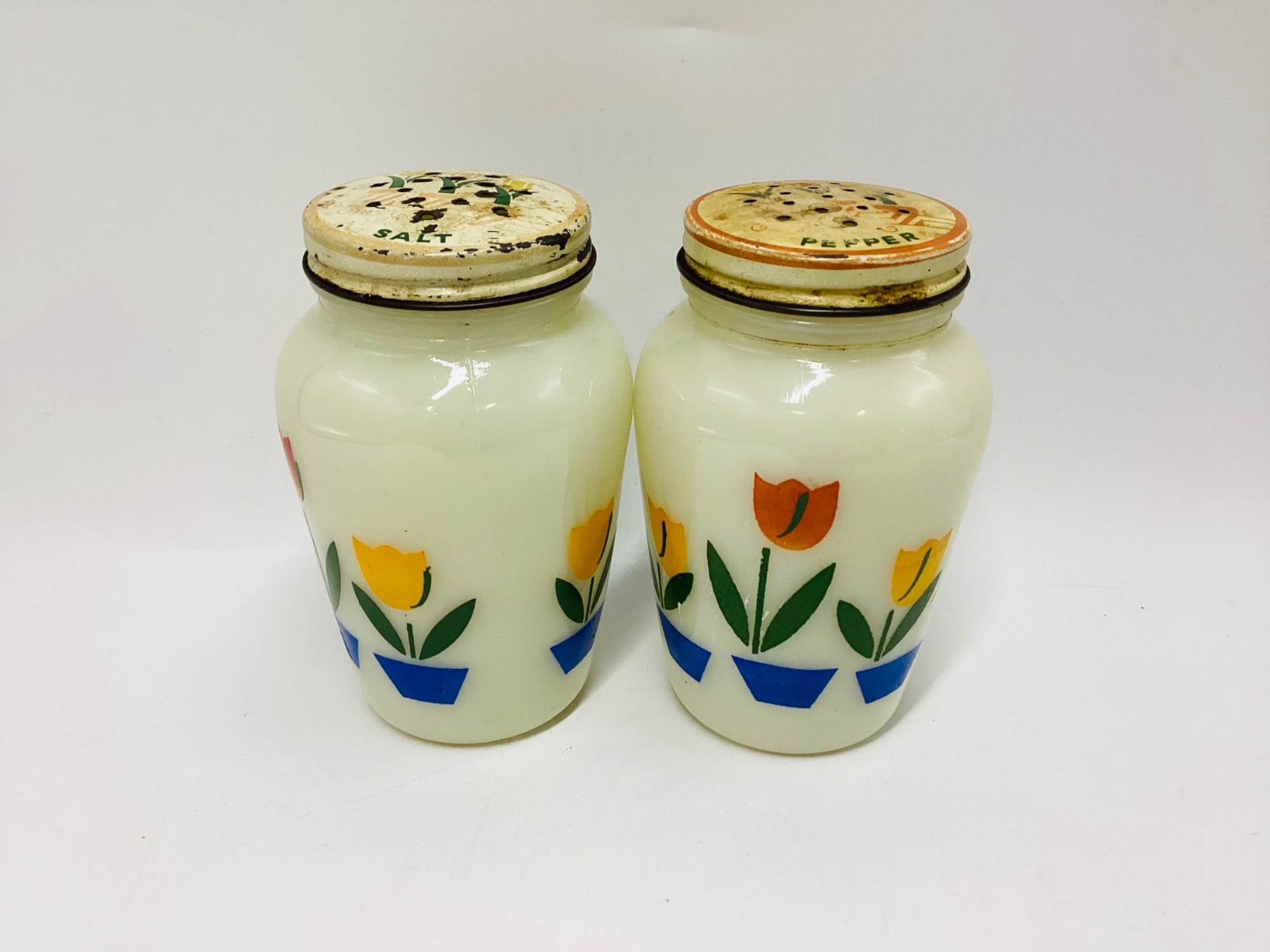 Fire King（ファイヤーキング）のソルト＆ペッパーが入荷しました