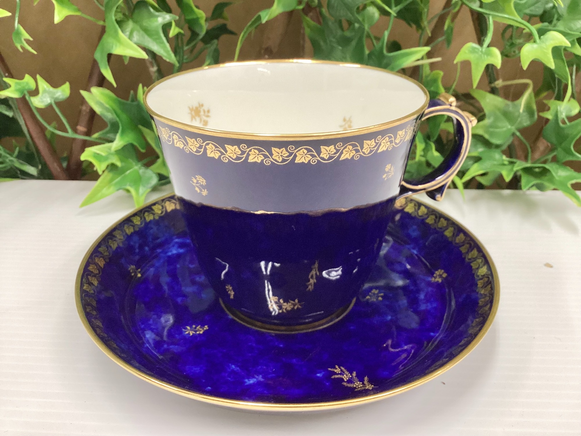 新入荷！】フランス製 SEVRES（セーブル）カップ＆ソーサーのご紹介