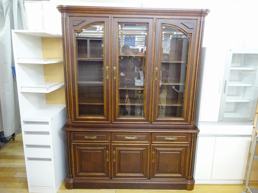 karimoku（カリモク）3枚扉食器棚入荷しました！｜2019年02月18日