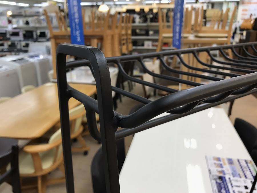 UNICO(ウニコ)のワイドハンガーラック「STELLA(ステラ)」が入荷致し