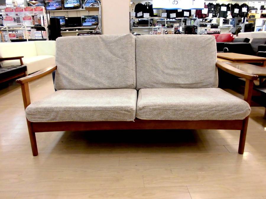 KOSUGA(コスガ)の2人掛けソファーが入荷いたしました！！｜2018年12月