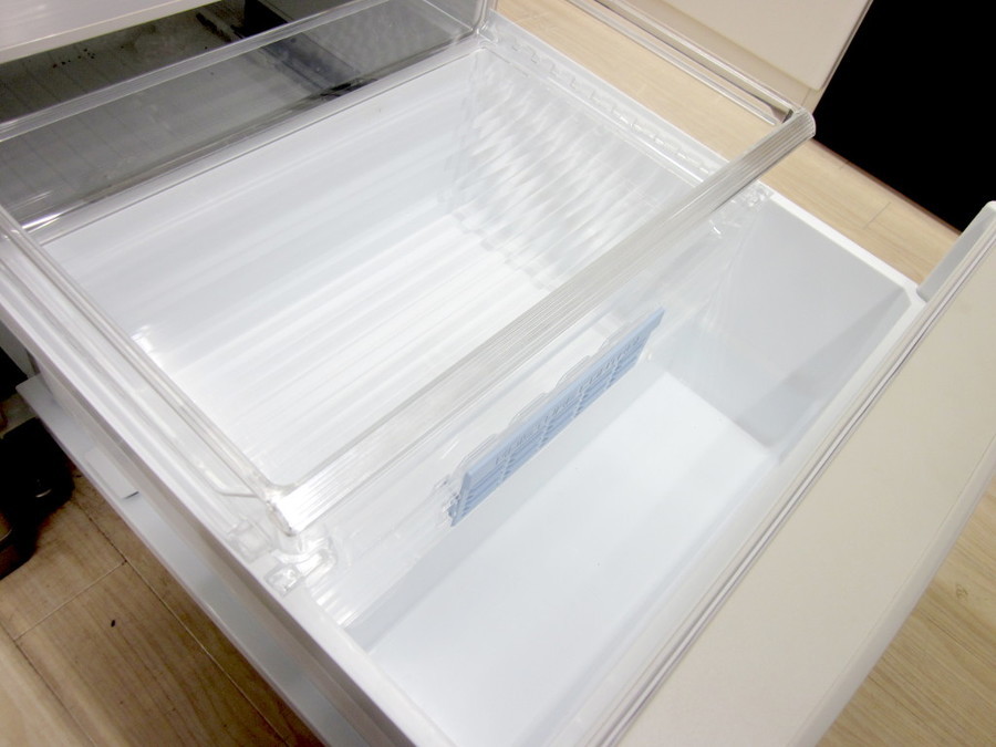 Panasonic(パナソニック)の411L 5ドア冷蔵庫 2016年製「NR-E431V-N