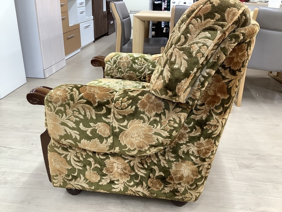 Karimoku（カリモク）の金華山シングルソファーが入荷しました