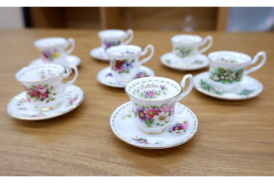 ROYAL ALBERTロイヤルアルバート・ミニチュアカップ＆ソーサー【稲城