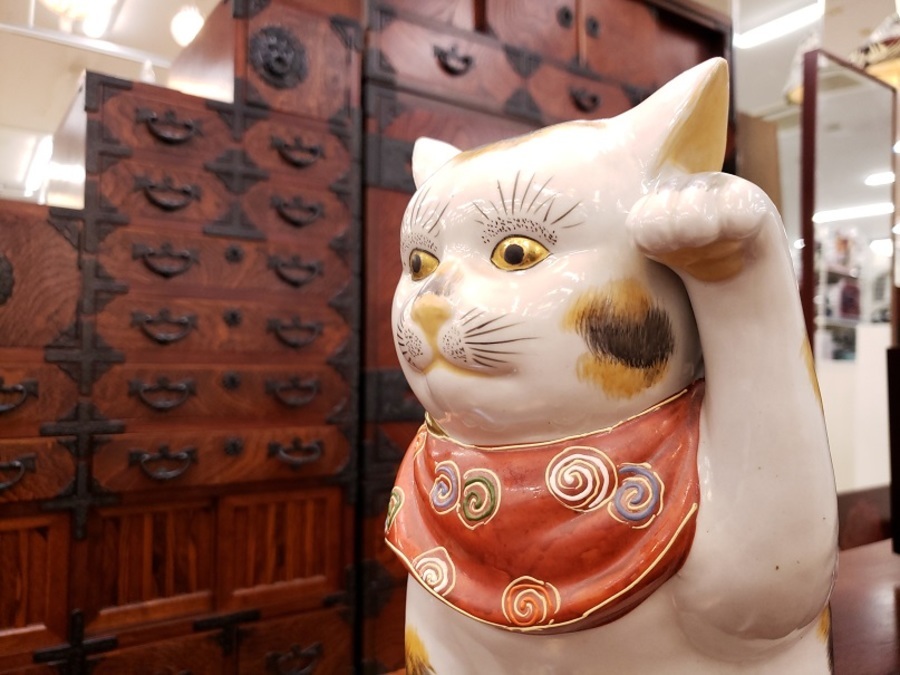 九谷焼八幡窯】このご時世に福を招く!招き猫の焼き物が買取入荷!【幕張