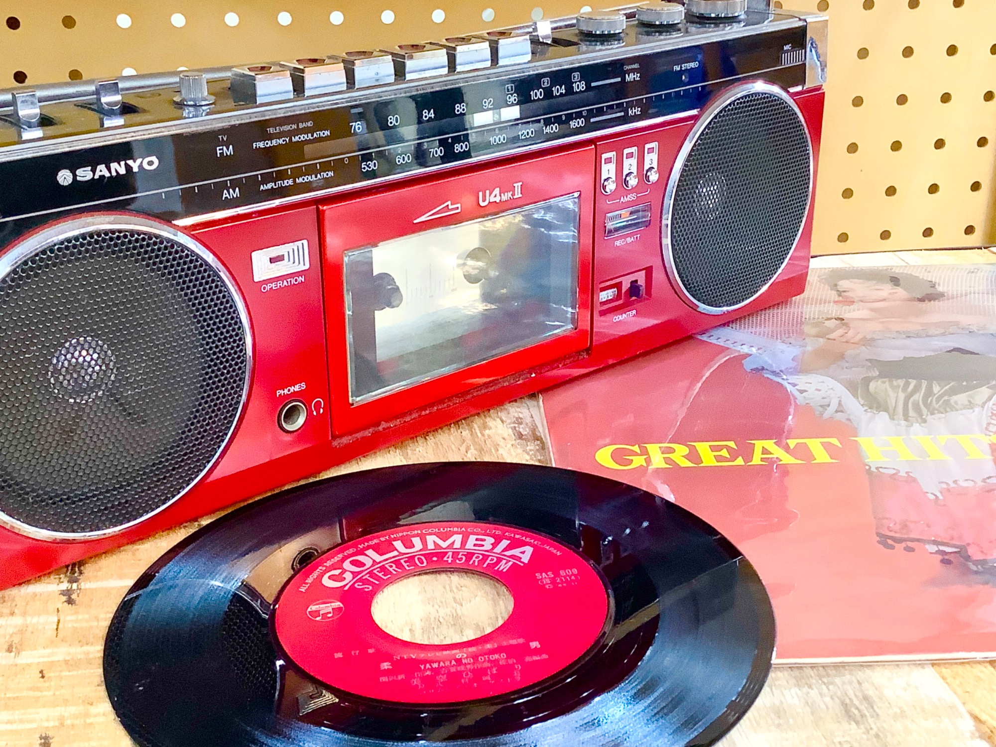 レトロな魅力】SANYO（サンヨー）のアンティークラジオが入荷しました