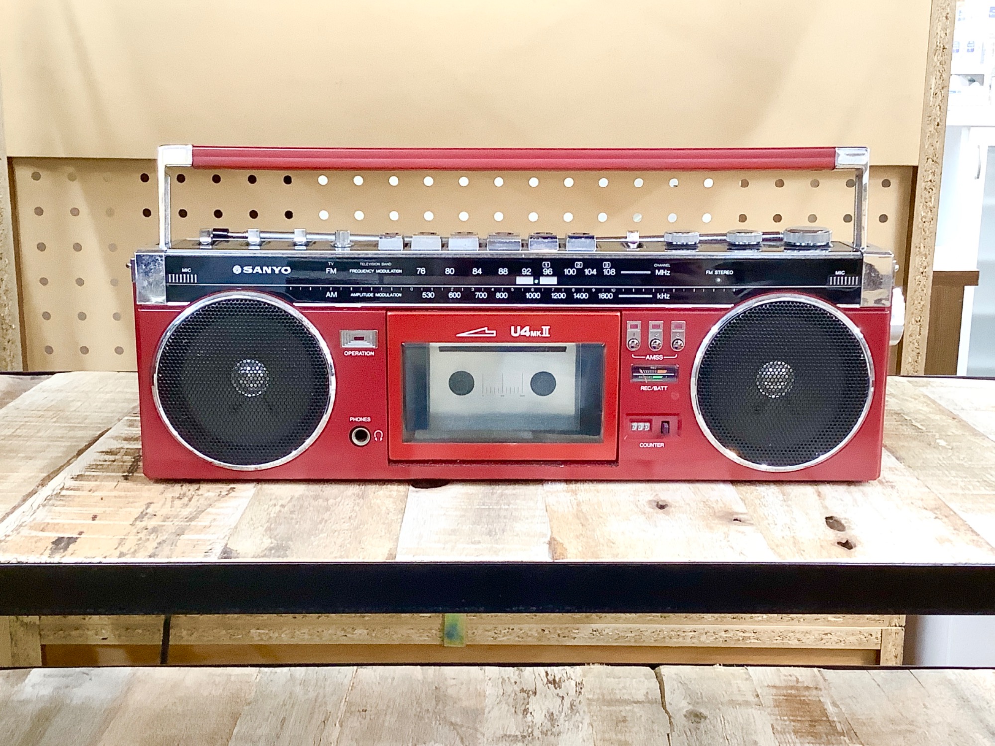 レトロな魅力】SANYO（サンヨー）のアンティークラジオが入荷しました