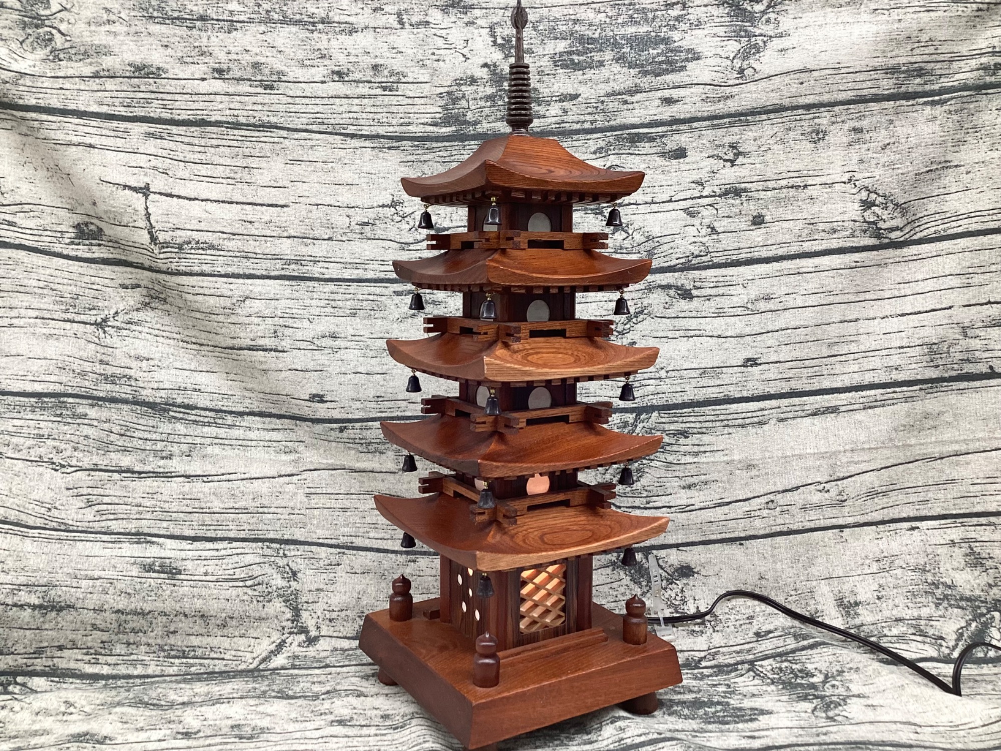 新入荷商品】五重塔モチーフのサイドランプのご紹介です。｜2026年03月