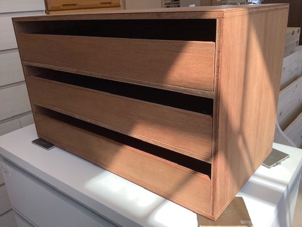 D&DEPARTMENT】LAUAN SHELVESの3段チェストが買取入荷!｜2021年10月27