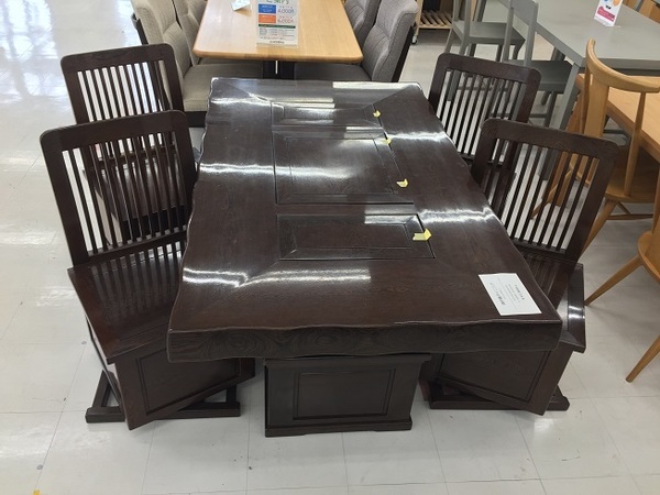 囲炉裏ダイニングセットのご紹介です！トレファクマーケット千葉