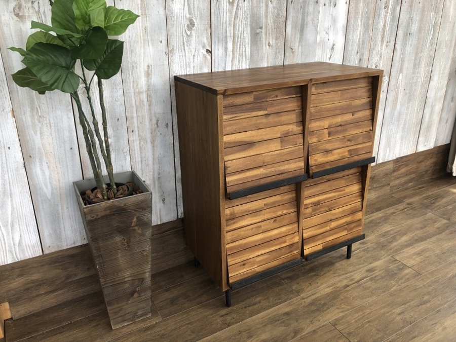 unico(ウニコ)のシェルフ入荷！ SWELLA(スウェラ) レコードラックをご