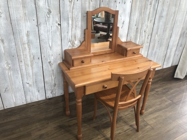 FRANCE BED（フランスベッド）】カントリーデザインのドレッサーが入荷