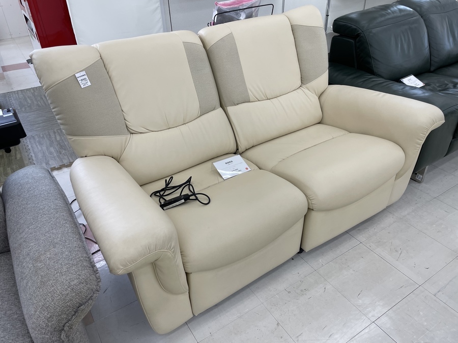 お値段見直しました！ Domicil (ドミシール) 電動リクライニングソファ