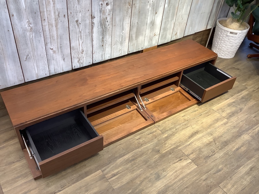 ACTUS（アクタス）】幅200cmの大型テレビボード（RIMO2）が入荷しま