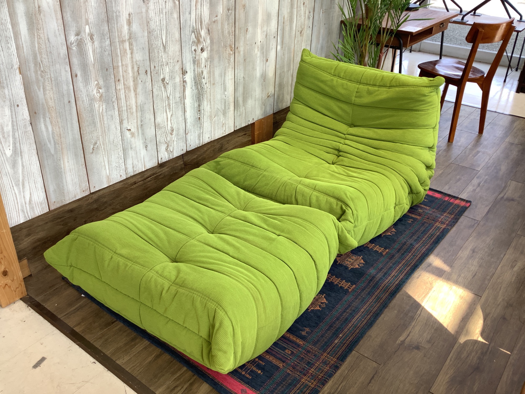 ligne roset（リーンロゼ）】最高な座り心地を叶える1Pソファ＆パフ