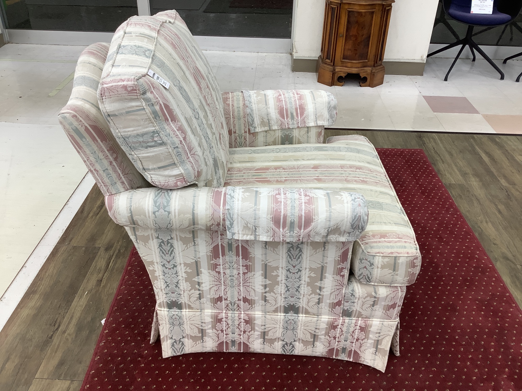 新入荷情報】Thomasville(トーマスビル)のエレガントなソファーが入荷