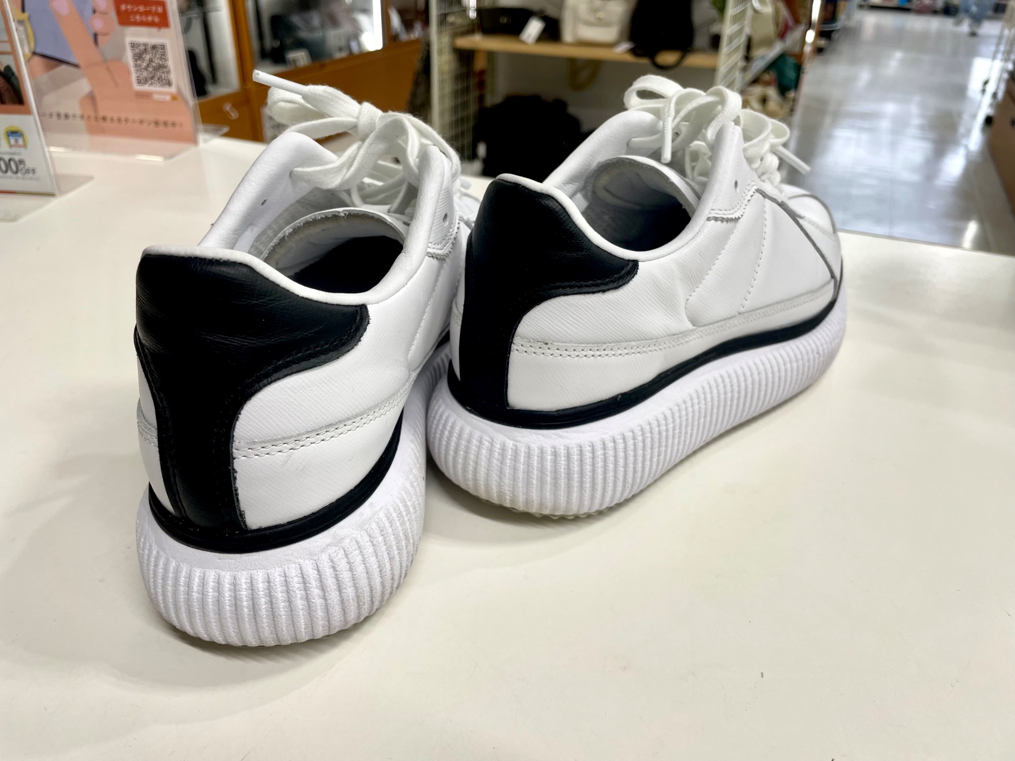 Onitsuka Tiger】コーデを選ばない万能白スニーカー｜2026年01月04日