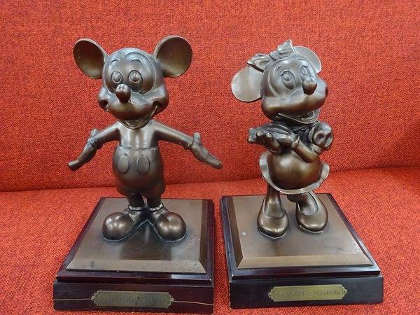 Disney】ミッキー＆ミニーのブロンズ像が仲良く入荷しました！【八尾店