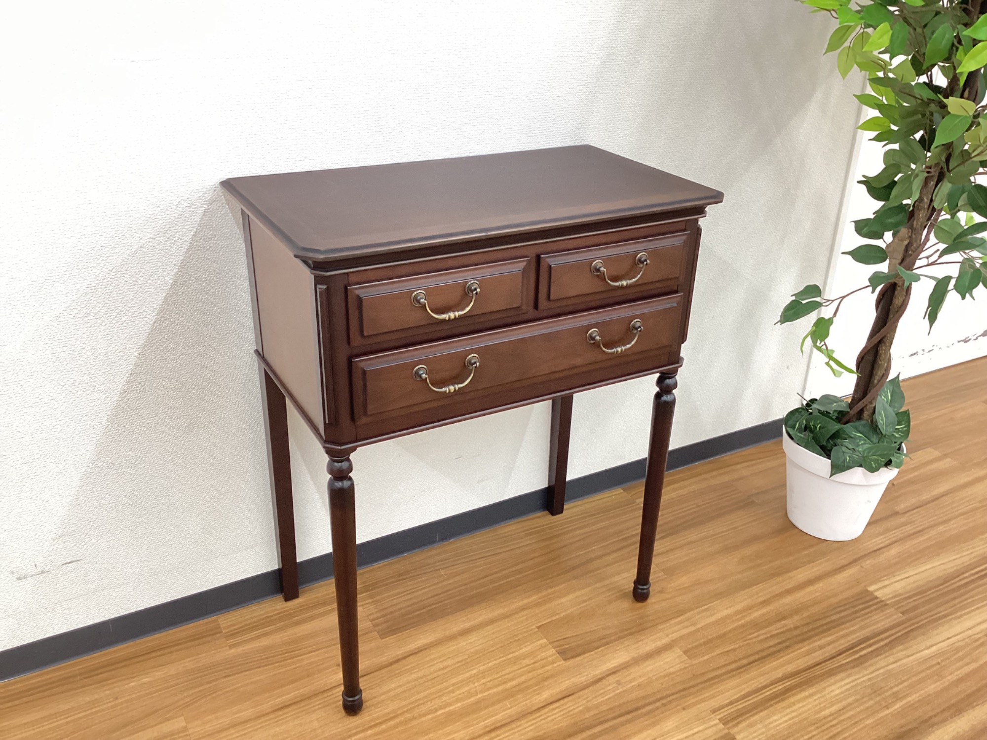 マルニ木工】ブリティッシュアンティークデザインのコンソールテーブル