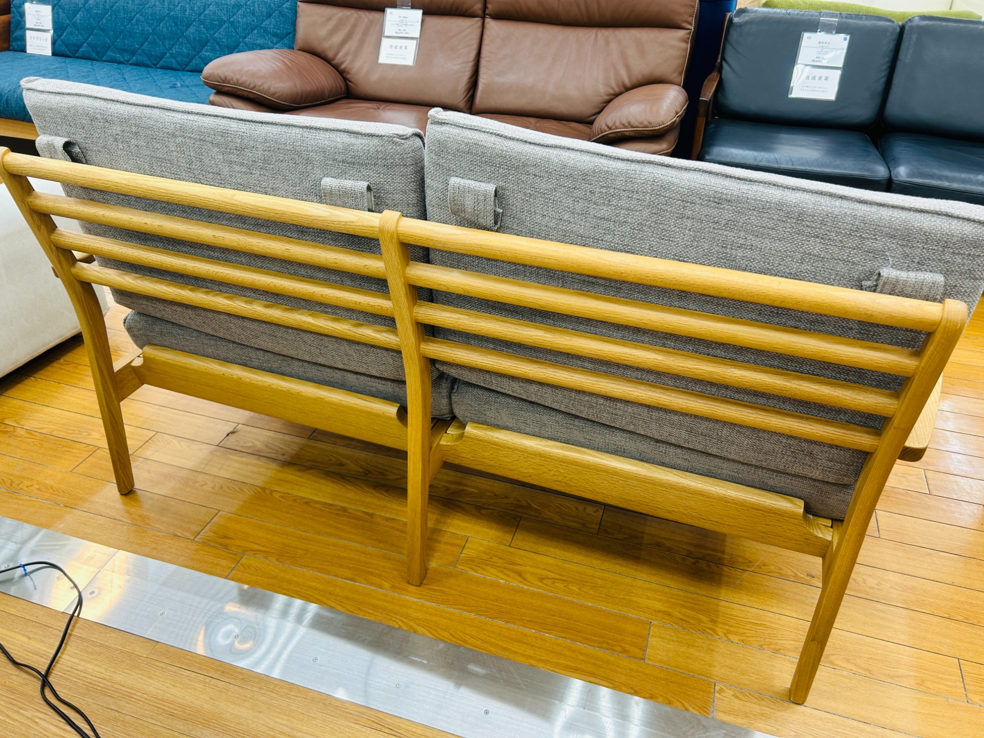 お値段見直しました！ IDC大塚家具 シネマN3 2人掛けソファのご紹介