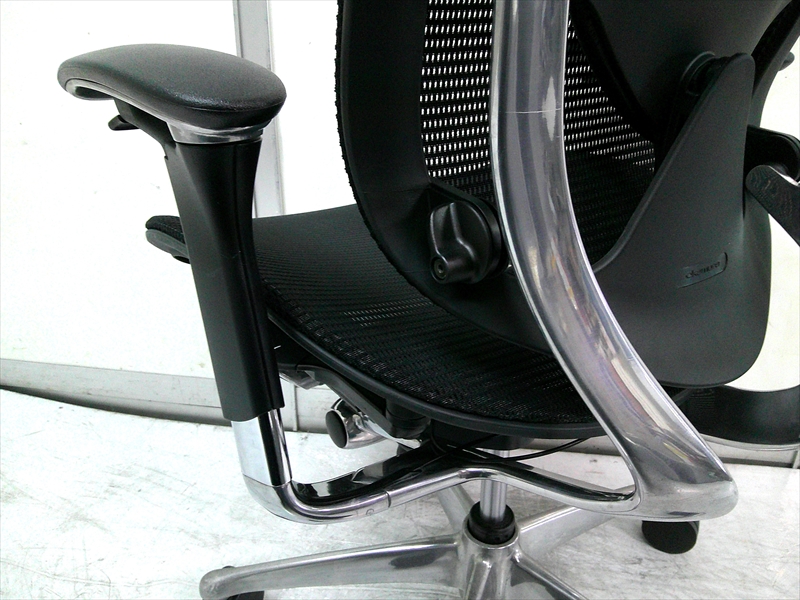 オカムラ コンテッサ CM31AB-FBH1 座：メッシュ ブラック ハンガー付