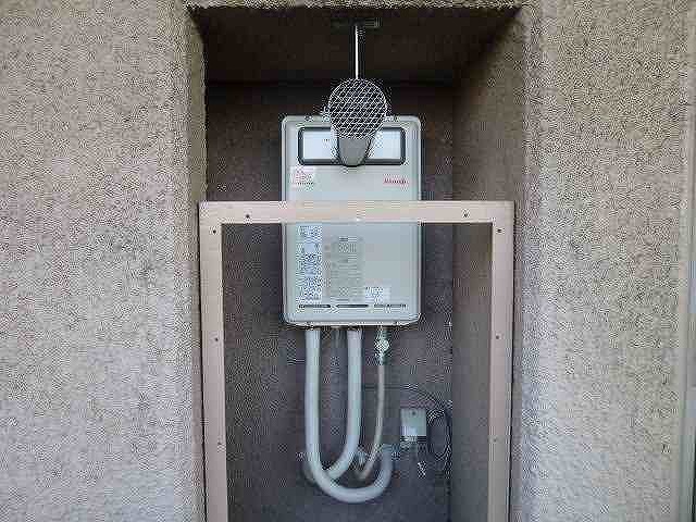 RUX-A2016T-L(A)-E - 扉内設置（丸排気） | リンナイ | ガス給湯器交換