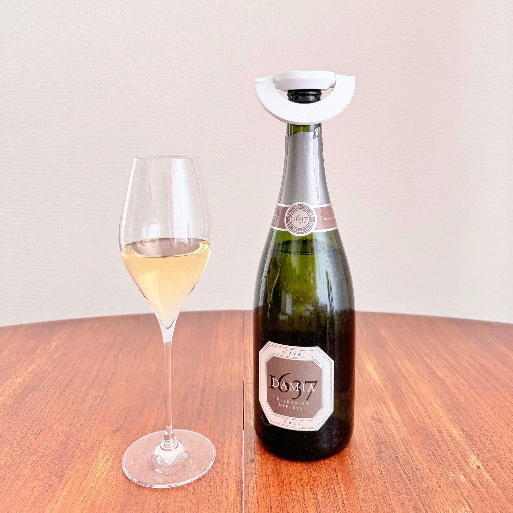 抜栓後のスパークリングワインの炭酸をキープ！ズィッシュ