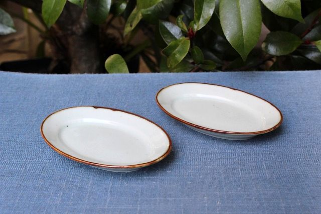 佐賀県有田市で作陶されている皓洋窯のリムオーバルプレート小渕サビ李