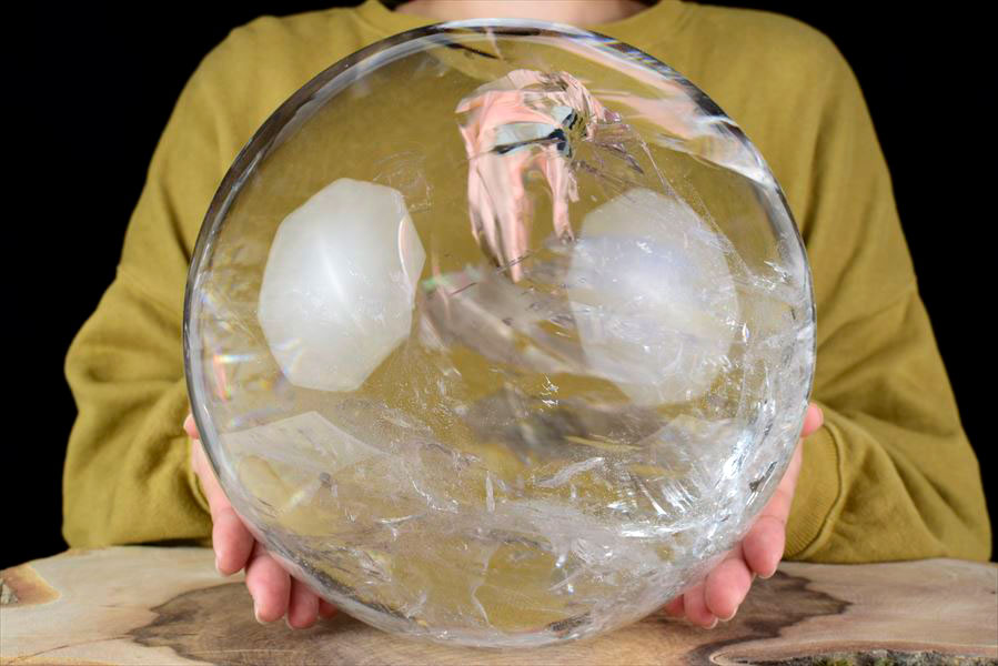 最高級超大玉】天然レインボー水晶丸玉【専用切株台座付き】虹入り水晶