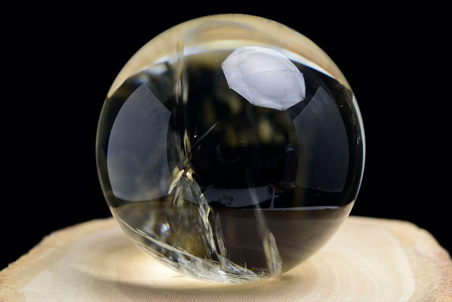 最高級・超透明】天然レインボー水晶丸玉【専用切株台座付き】虹入り