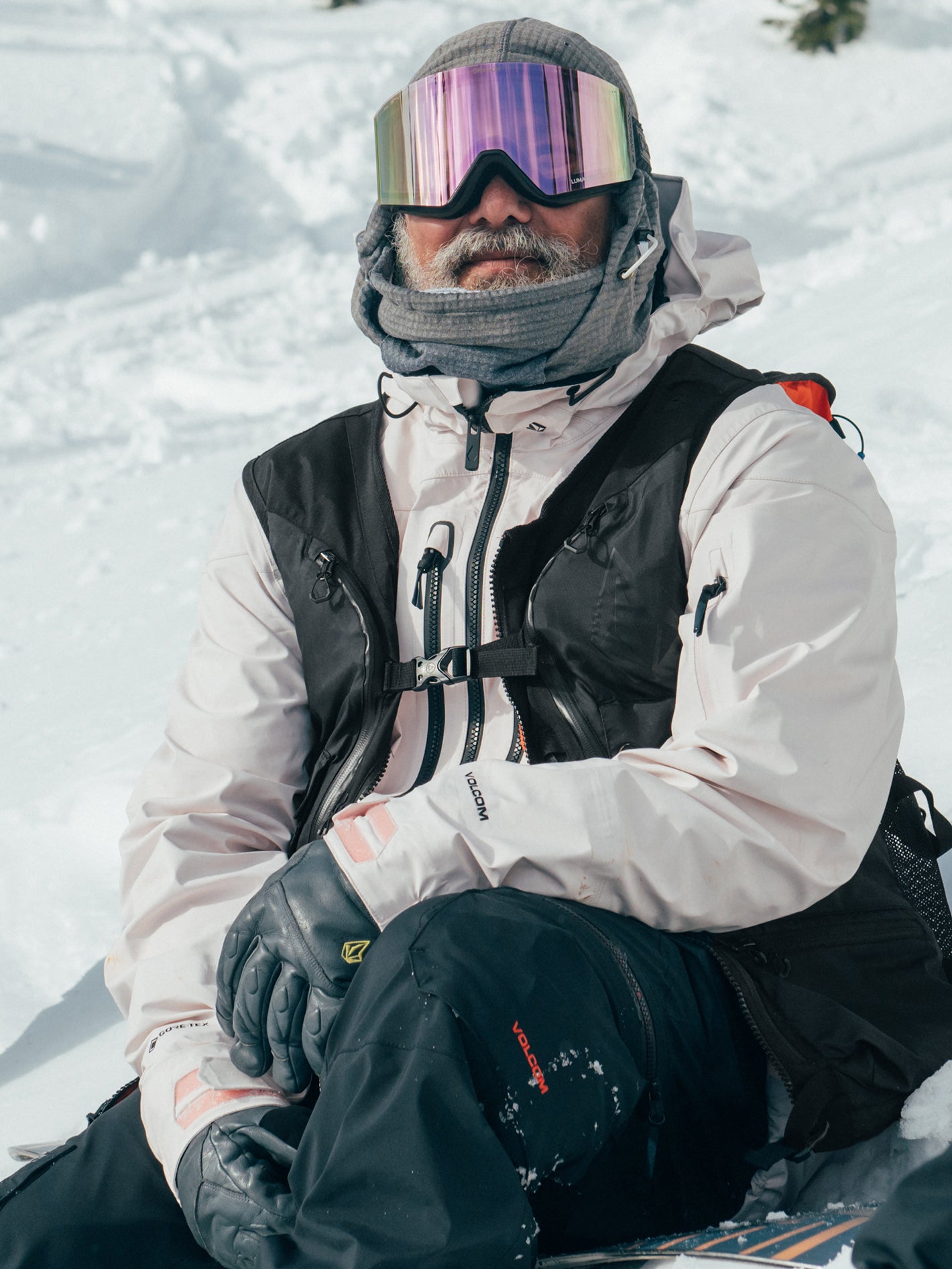 Iguchi Slack Vest - New Black | Volcom Europe