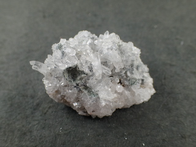 最高品質水晶 秋田県荒川鉱山 産 ｜石の販売専門店【vec stone club】