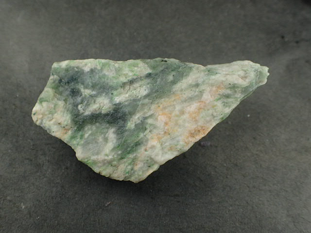 最高品質日高翡翠(Hidaka Jade) 原石 北海道日高町産 ｜石の販売専門店