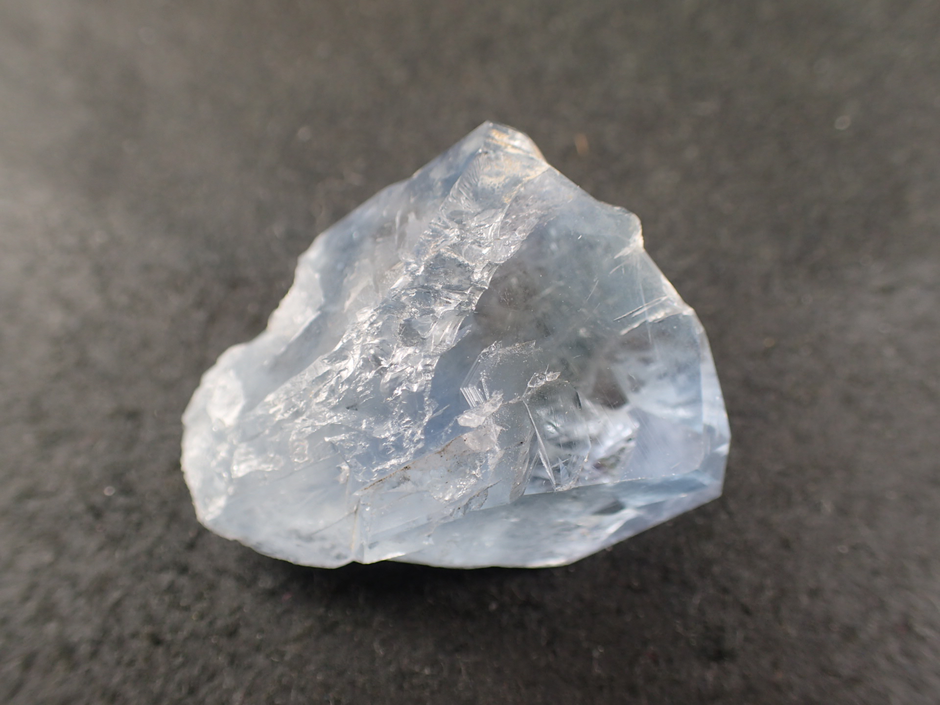 最高品質セレスタイト（天青石、Celestine) Mahajanga, Madagascar 産