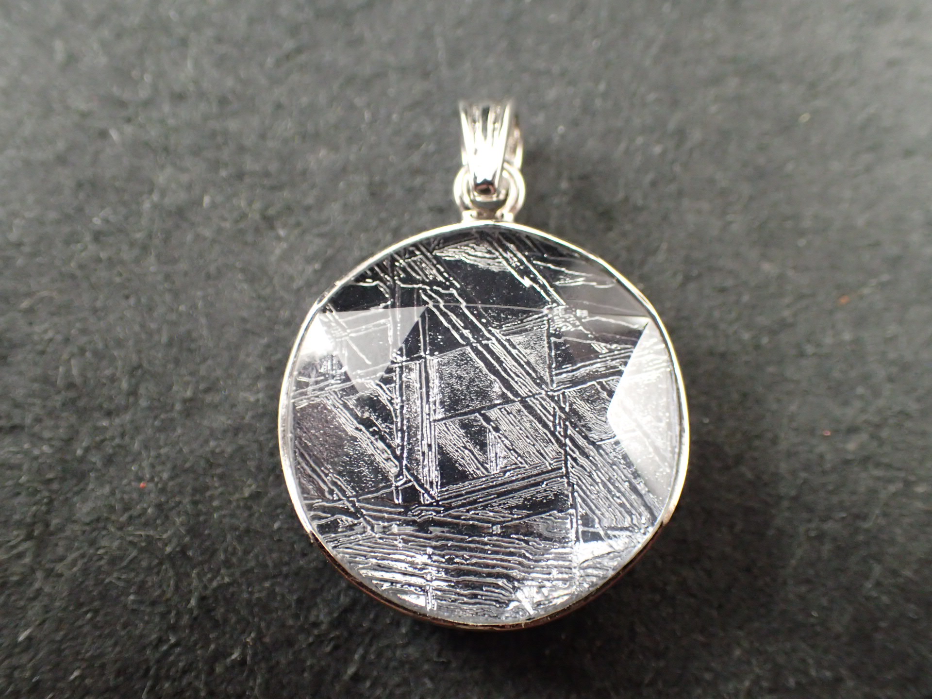 ギベオン（鉄ニッケル隕石） ｜石の販売専門店【vec stone club】