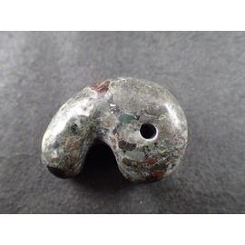 最高品質津軽秋田石(Tsugaru Brocade Akita Stone) 勾玉 秋田県 産