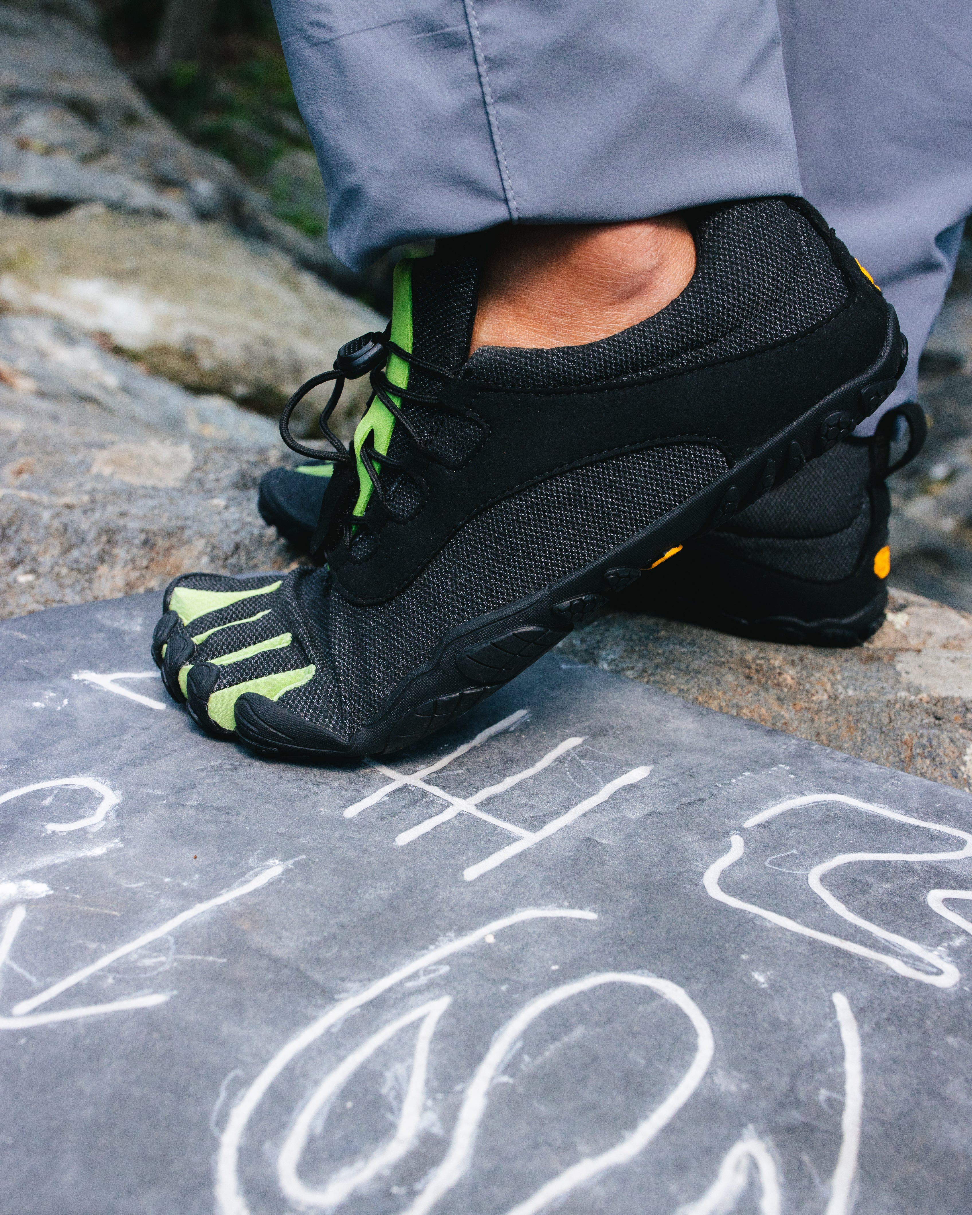 V-Run Retro Womens Black Green Black | Barefoot Junkie