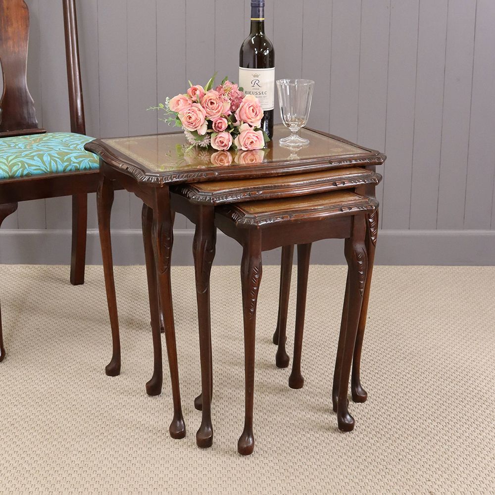 ネストテーブル・ワインテーブル – アンティーク家具と雑貨の店