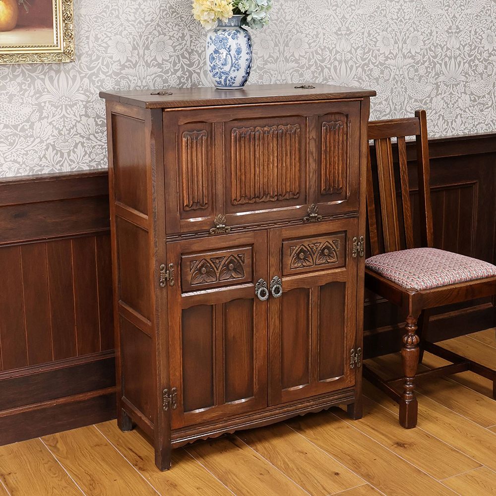 キャビネット – アンティーク家具と雑貨の店 ビクトリアンクラフト