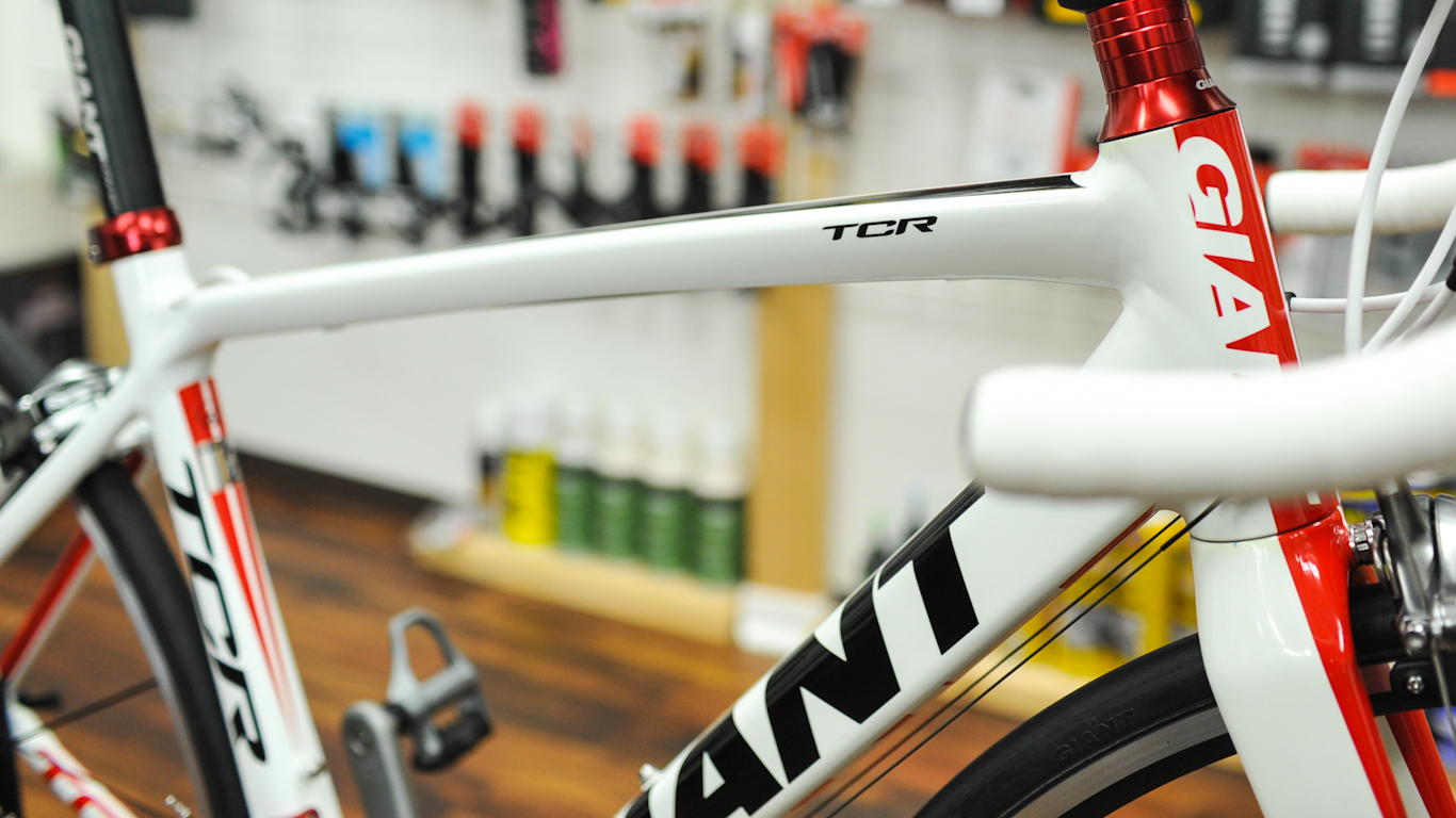 オーバーホール・フルメンテナンス 今回は軽量アルミロード「GIANT TCR