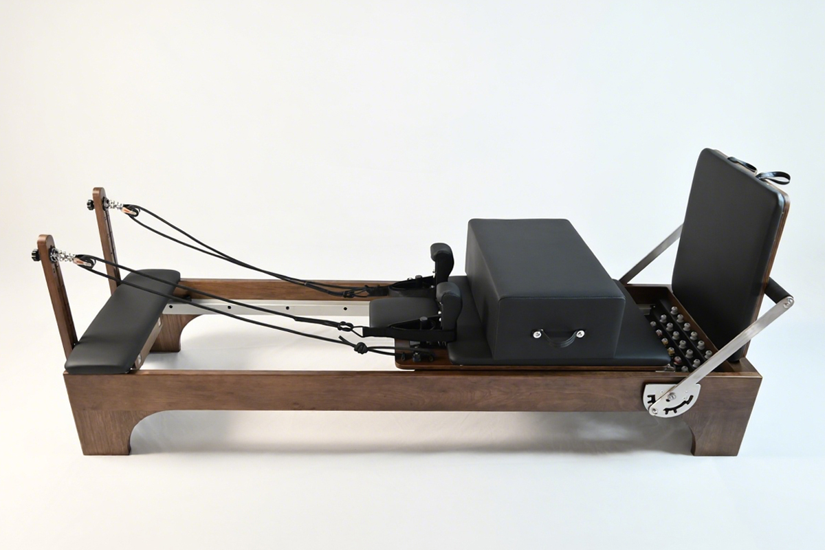 スタジオおよび卸売向けの商業用木製ピラティス リフォーマー - X