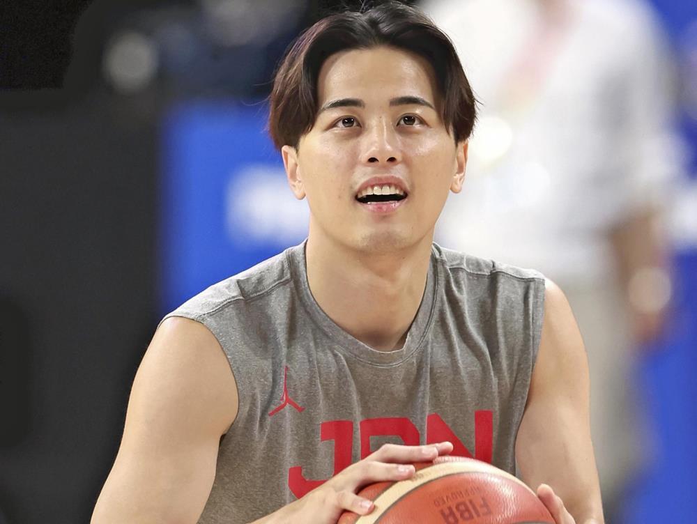 バスケ界のカズになれ」恩師の言葉で米国留学、数学教え英語と大男たち