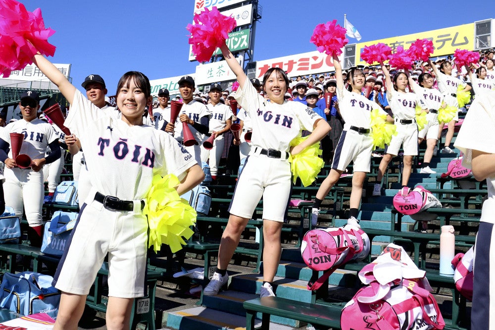 高校野球：大阪桐蔭チアリーダー、ユニホーム風衣装で応援…「涼しくて