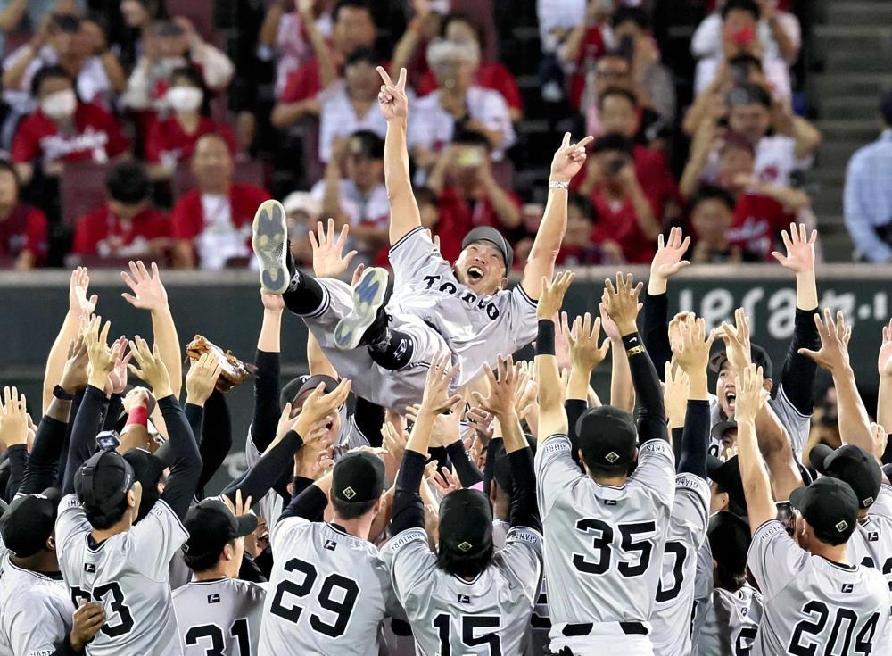 巨人、4年ぶり39度目のセ・リーグ優勝…大混戦抜け出し創設90周年
