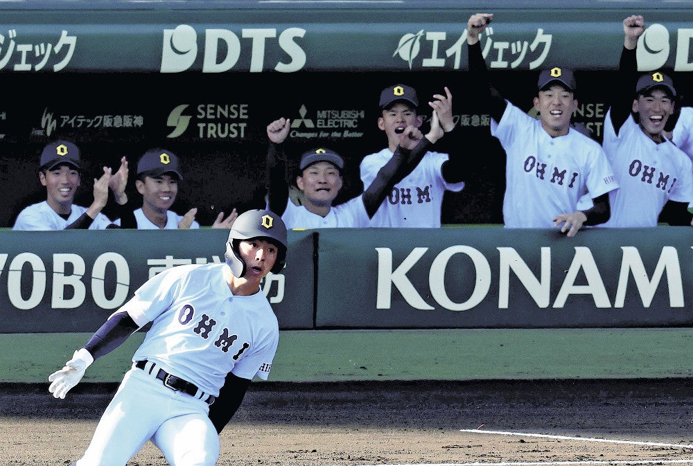 高校野球：近江・西山恒誠14Kの力投及ばず、熊本国府に延長十回