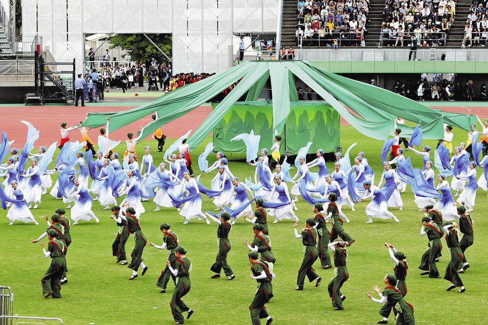 51年ぶり「かごしま国体」開幕…開会式に長渕剛さん登場、「乾杯」で