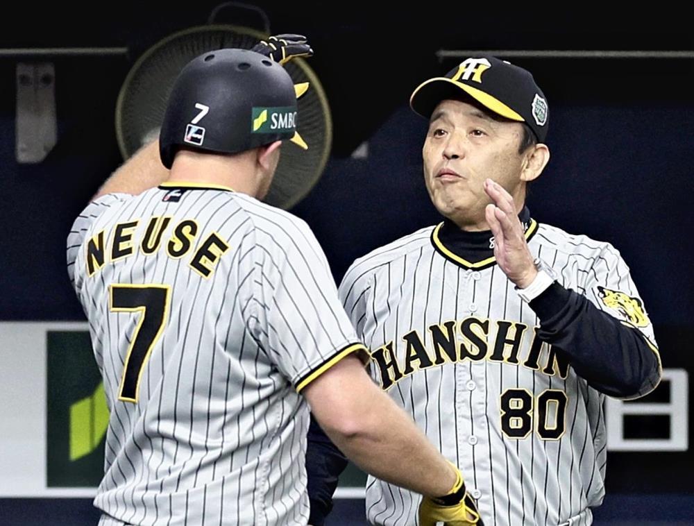 岡田彰布監督、「親が子供に教えるのと一緒」と若手の成長を待つ