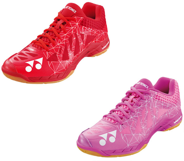 優れた通気性とフィット感、ヨネックス史上最軽量バドミントンシューズ