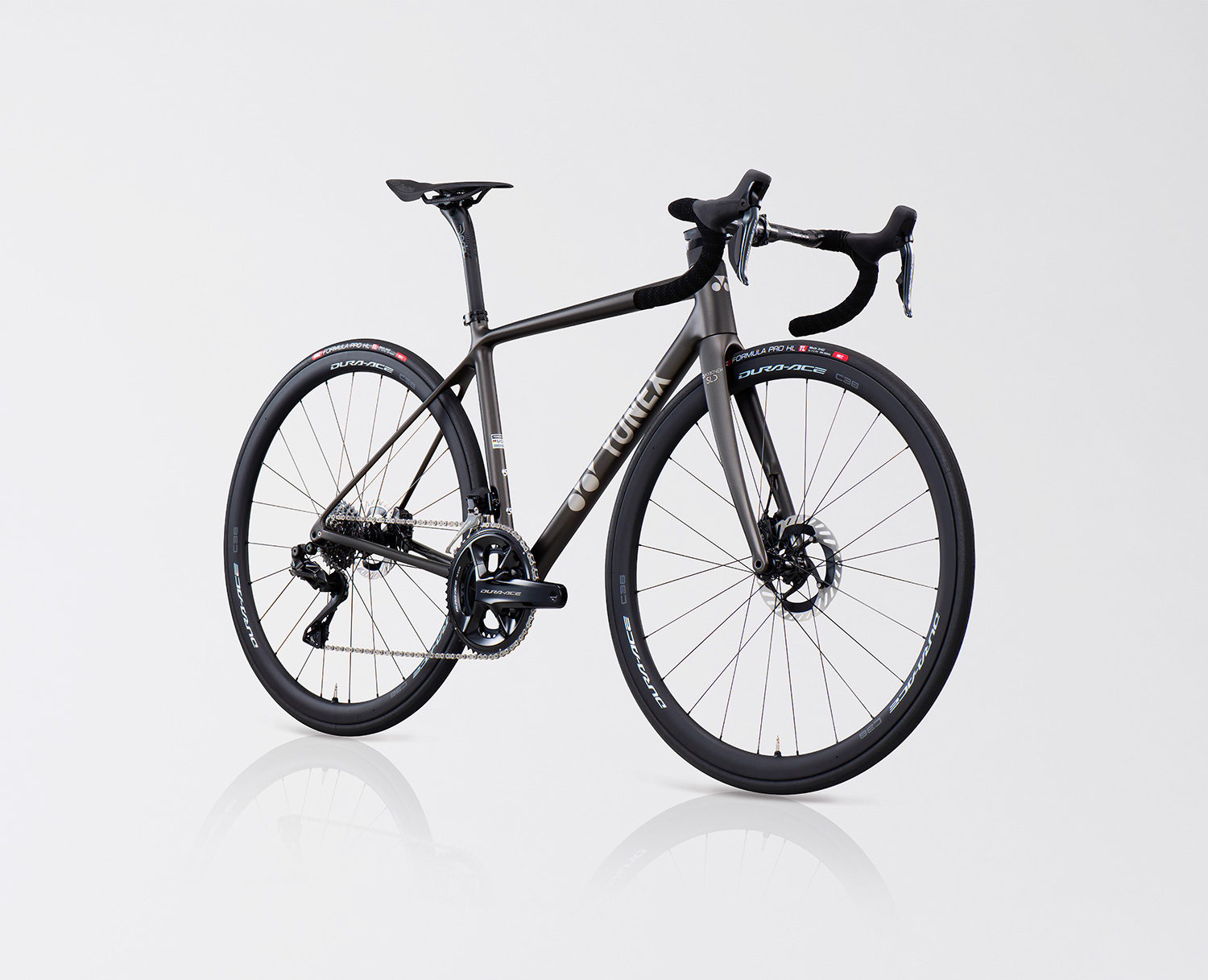 ヨネックス史上最軽量540gを実現した国内自社工場製モデル「CARBONEX