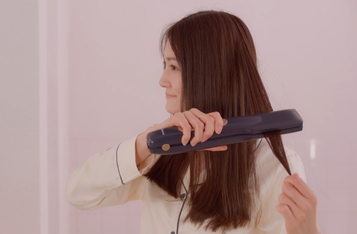 夜アイロンで、朝から瞬間美髪『ナイトリペアアイロン』| YA-MAN TOKYO